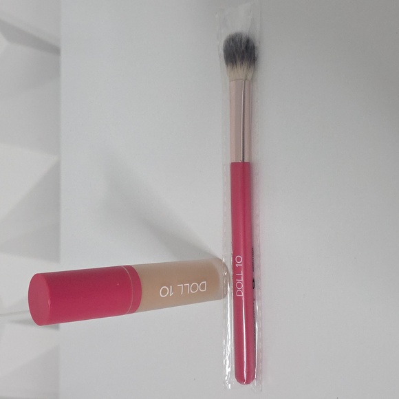 NWT Doll 10 Doll Skin Genius Serum Concealer with Brush - Light Medium - Picture 2 of 3